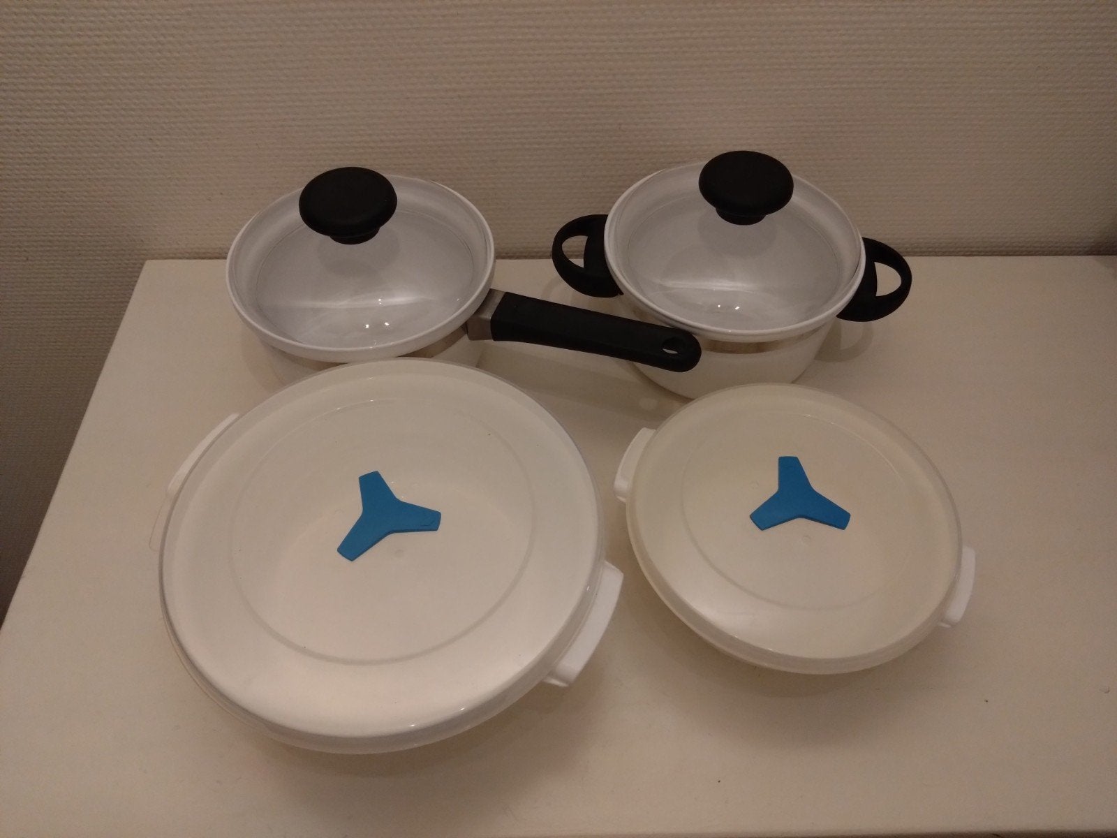 Magnetronpannen en twee magnetron bakjes, Ophalen of Verzenden, Zo goed als nieuw, Overige materialen, Overige typen