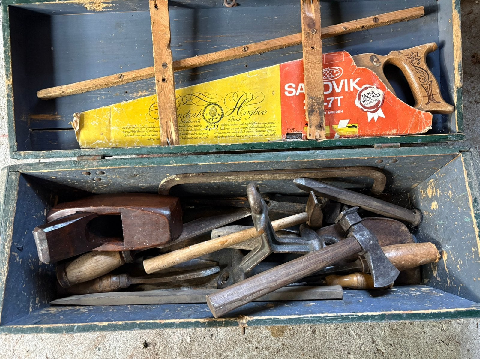Oude kist met diverse gereedschappen, Ophalen, Gebruikt