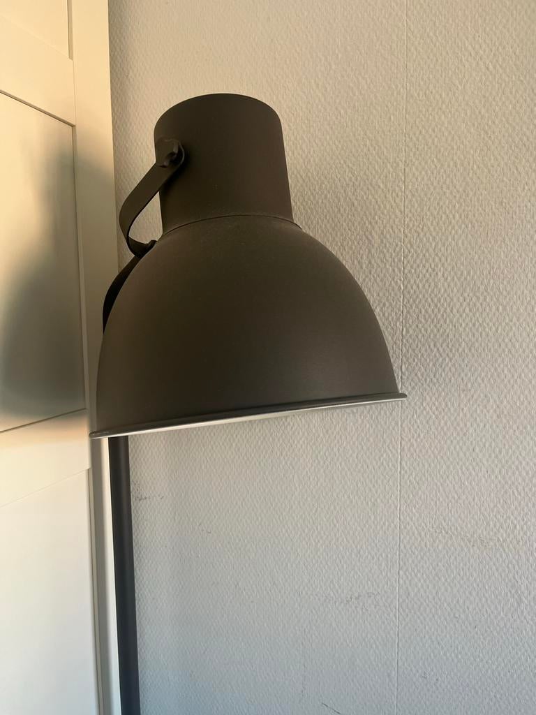 Donkere staande lamp met verstelbare kap, Ophalen, Gebruikt, Metaal, 100 tot 150 cm