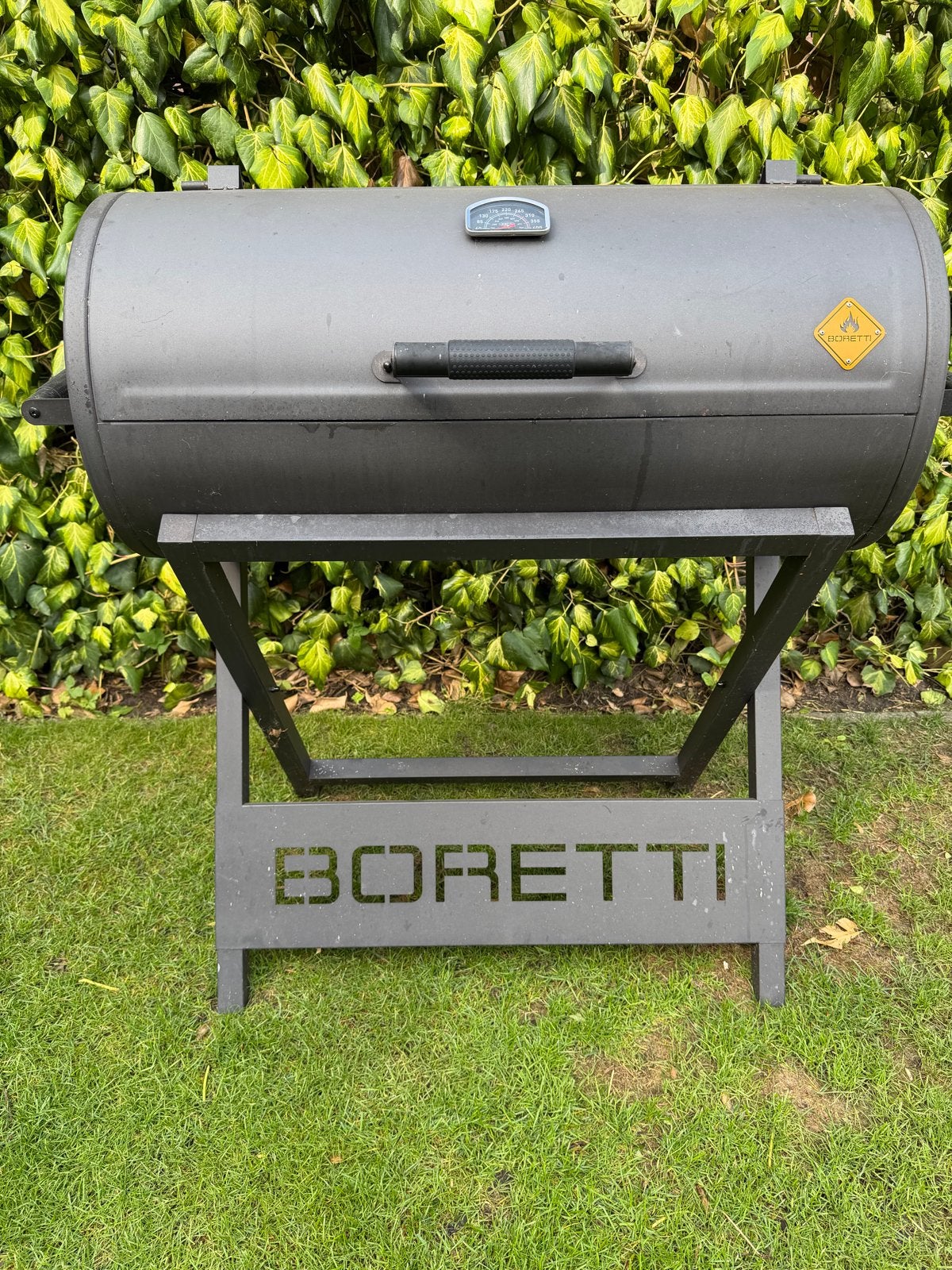 Boretti houtskool Bbq met hoes, Ophalen, Gebruikt