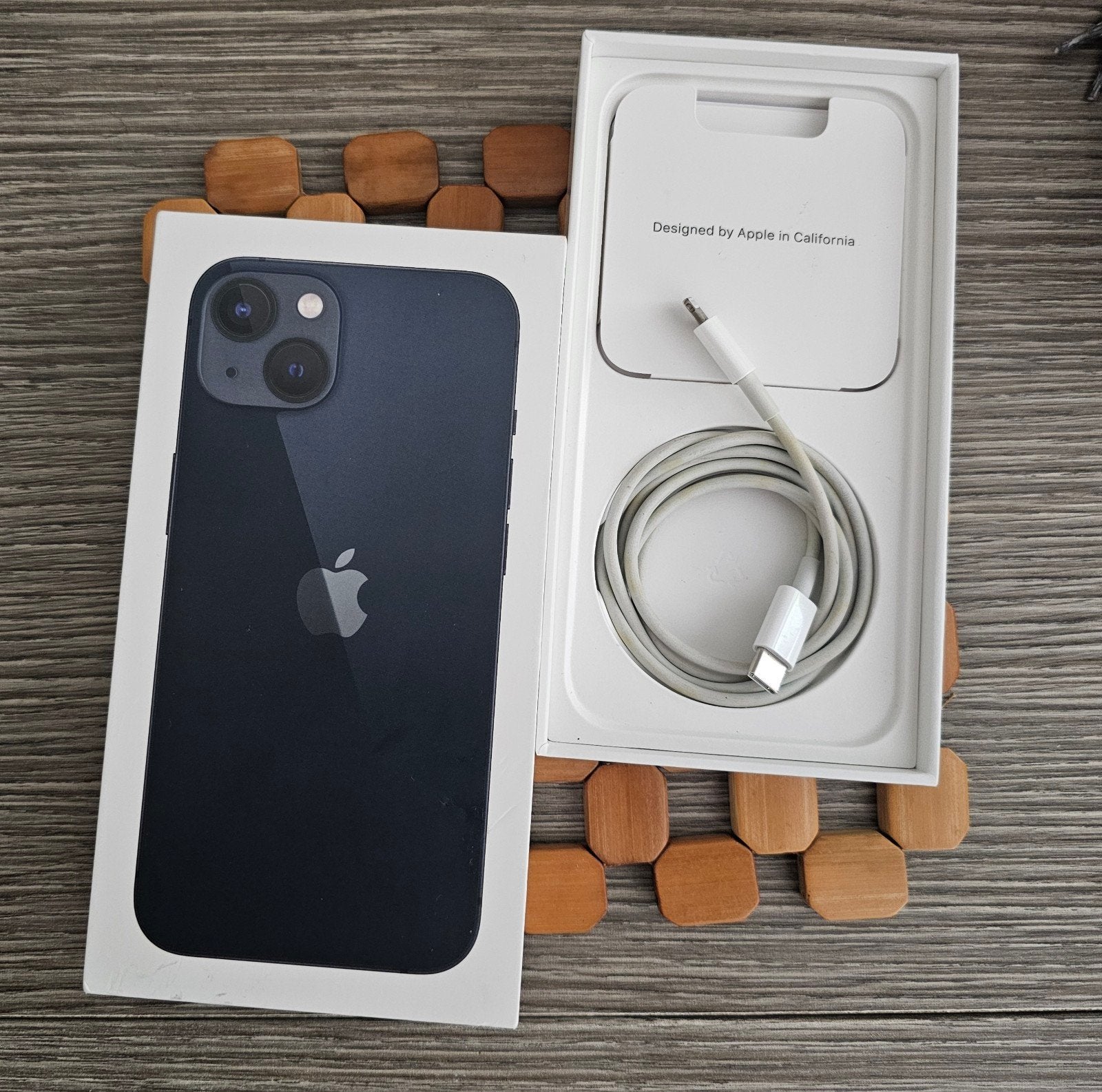 Foto 7 van iPhone 13 128GB  - Zo goed als nieuw met accessoires en doos