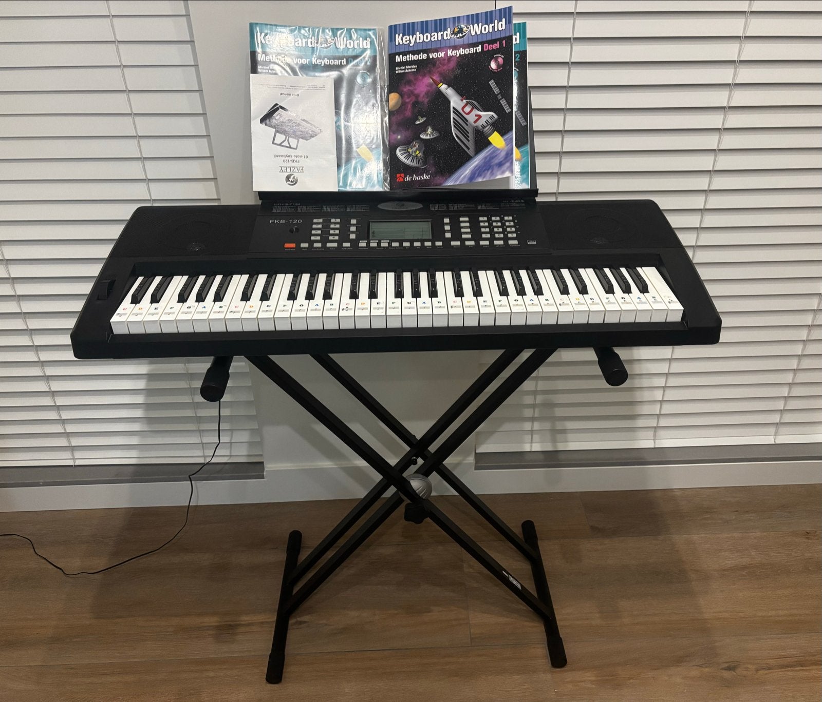 Fazley FKB-120 Keyboard, met lesboeken, Muziek en Instrumenten, Ophalen, Zo goed als nieuw, 61 toetsen, Overige merken