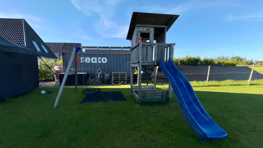 Speelhuisje, Wickey beachhouse, Ophalen, Gebruikt, Schommel