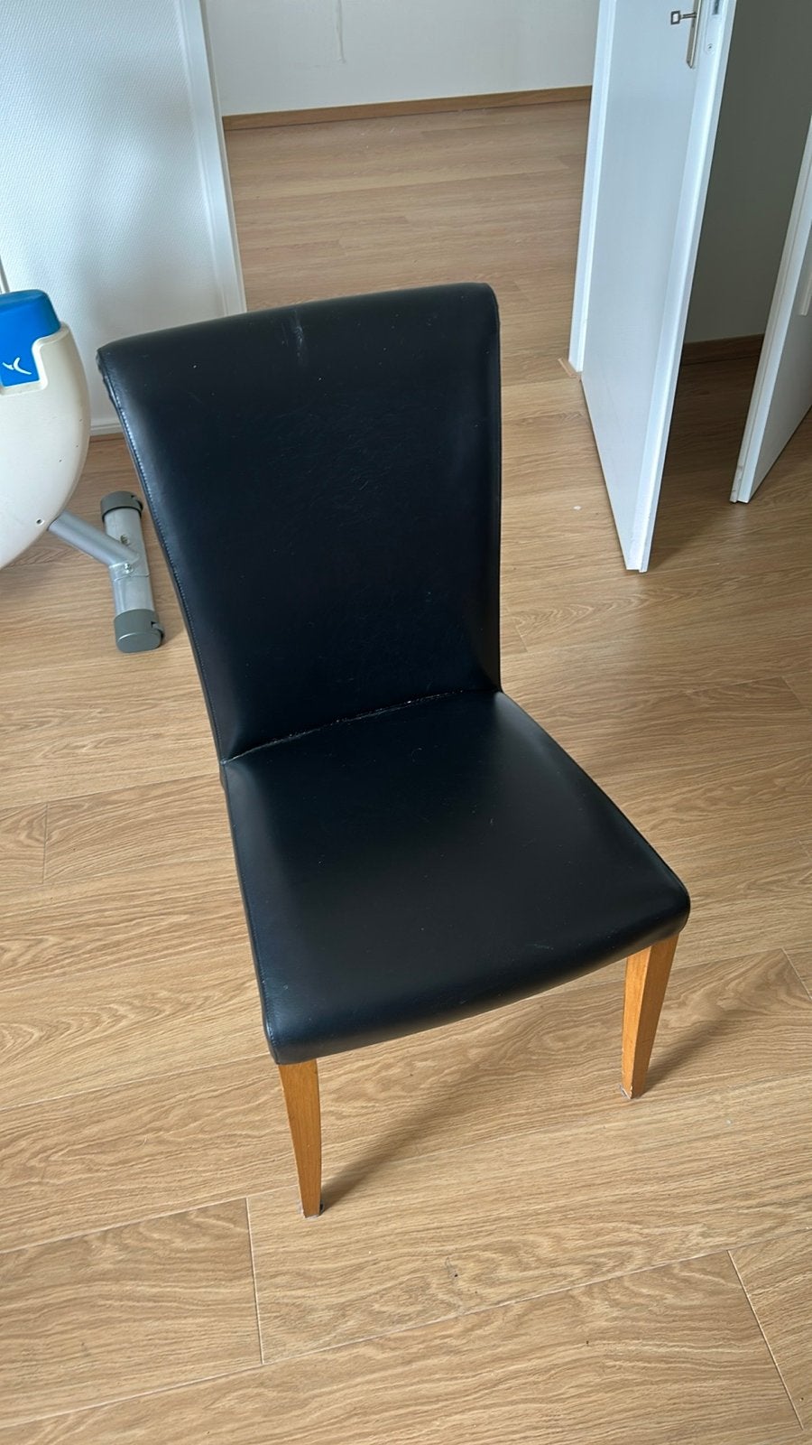 6 Poltrona Frau Victoria eetkamerstoelen - Zwart leer, Huis en Inrichting, Stoelen, Ophalen, Gebruikt, Zwart, Leer