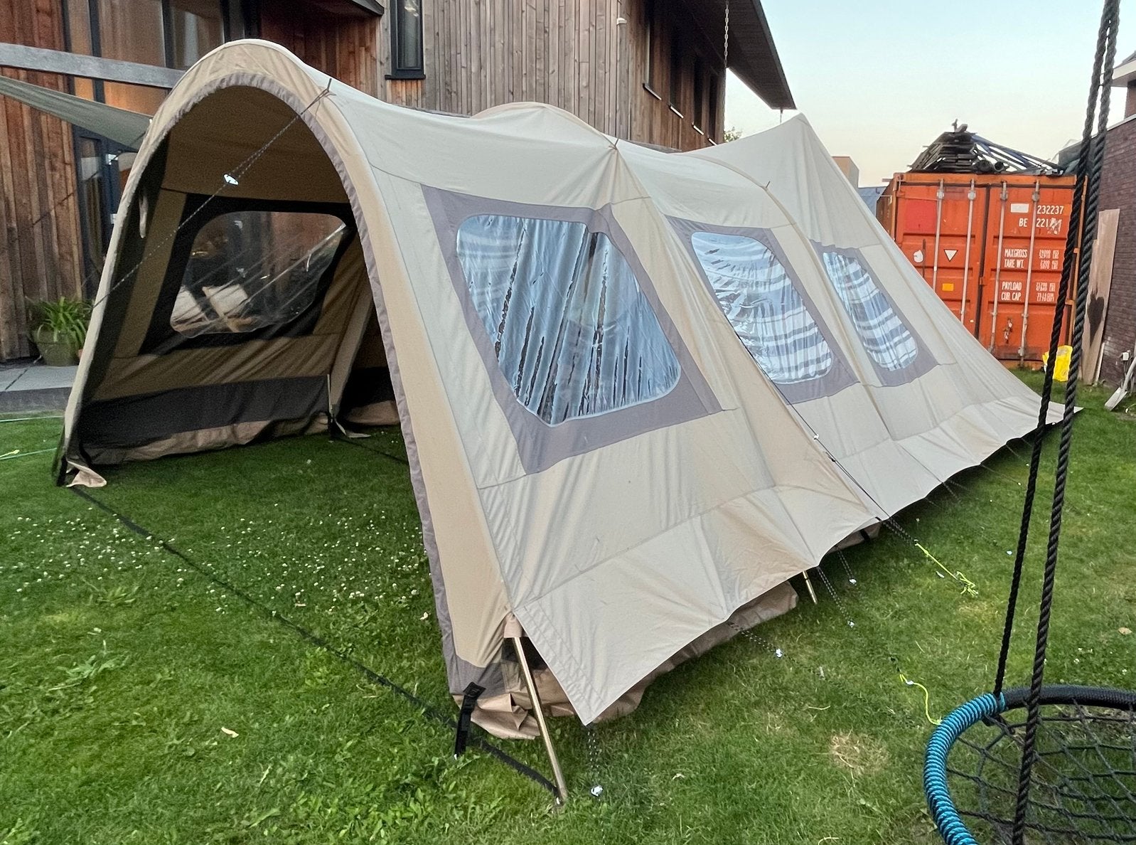 Redwood Maclura 390 gezinstent incl extra voortent/luiffel, Caravans en Kamperen, Ophalen, Gebruikt, Tot en met 5