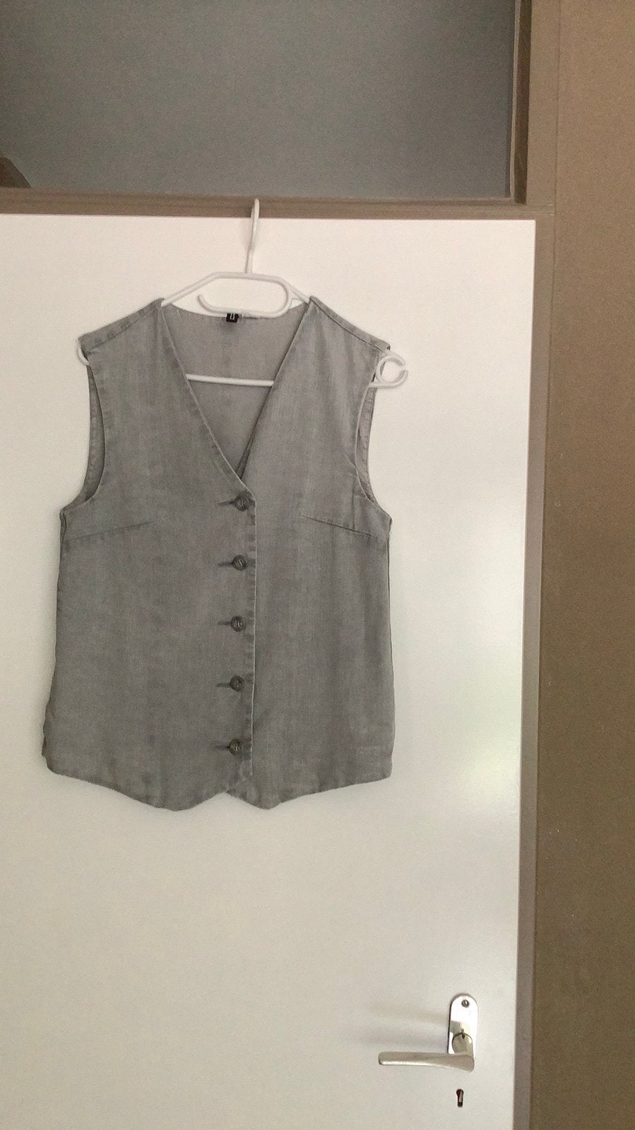 Licht grijs gilet ..zie omschrijving., Ophalen of Verzenden, Zo goed als nieuw, Maat 34 (XS) of kleiner, Grijs