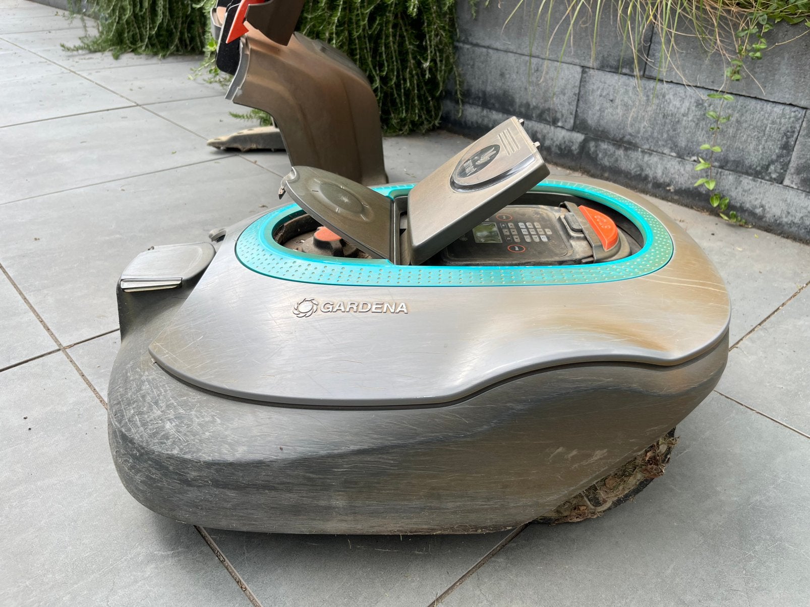 Gardena Robotmaaier, Tuin en Terras, Robotmaaiers, Ophalen of Verzenden, Gebruikt, Minder dan 20 cm, Bestuurbaar via app
