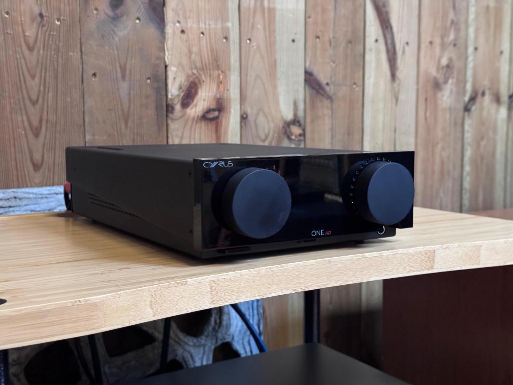 Cyrus One HD, Gebruikt, 120 watt of meer, Stereo, Ophalen