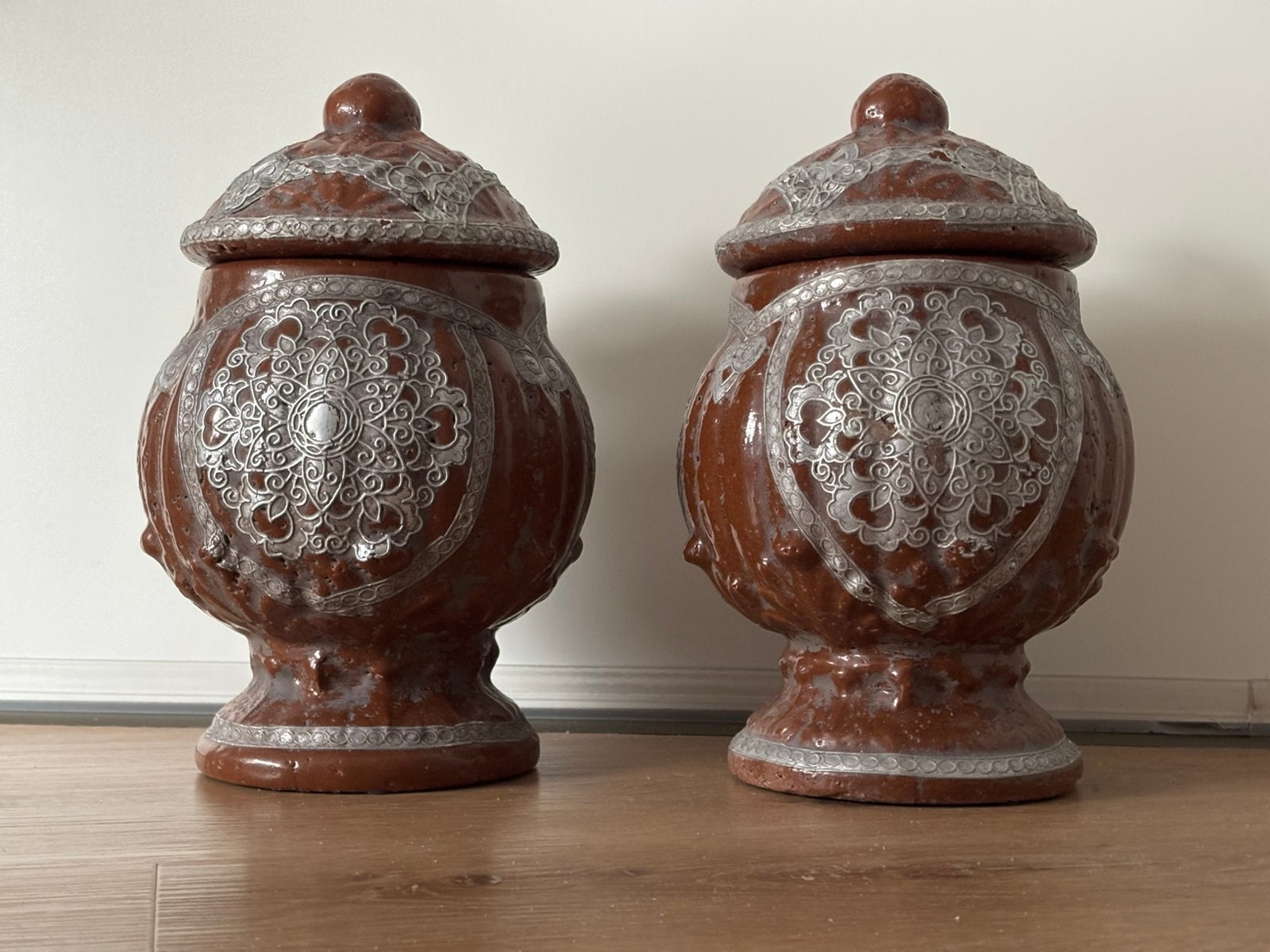 2 ANTIEKE POTTEN MET DEKSEL, Ophalen of Verzenden