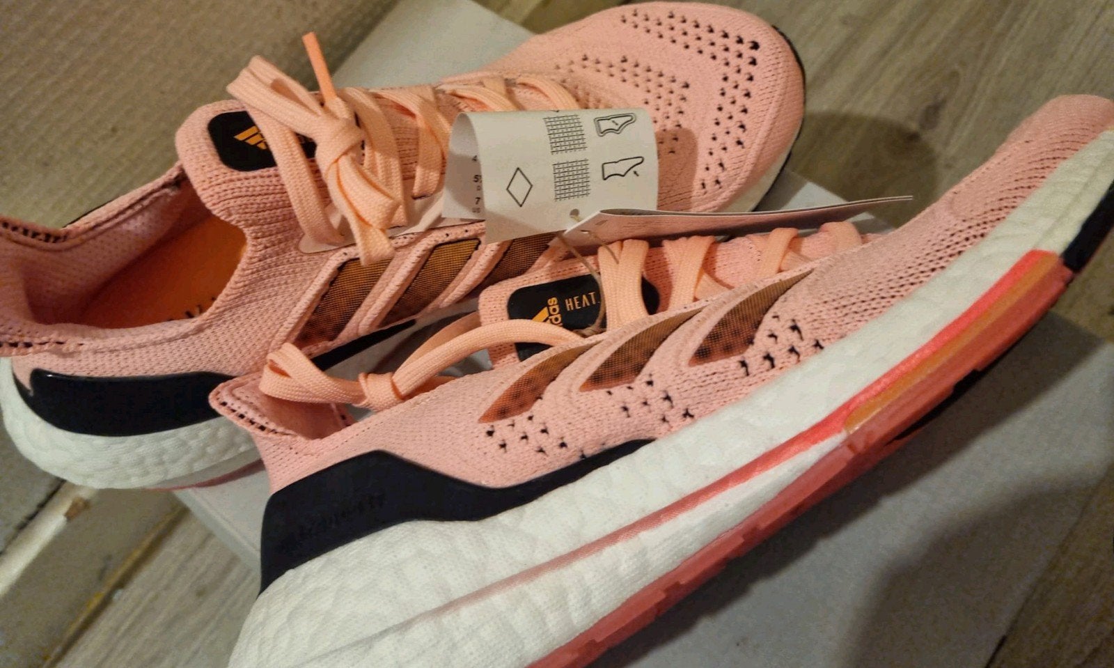 Adidas Ultraboost 22 heat hardloopschoenen maat 38 2/3, Ophalen, Nieuw, Hardloopschoenen