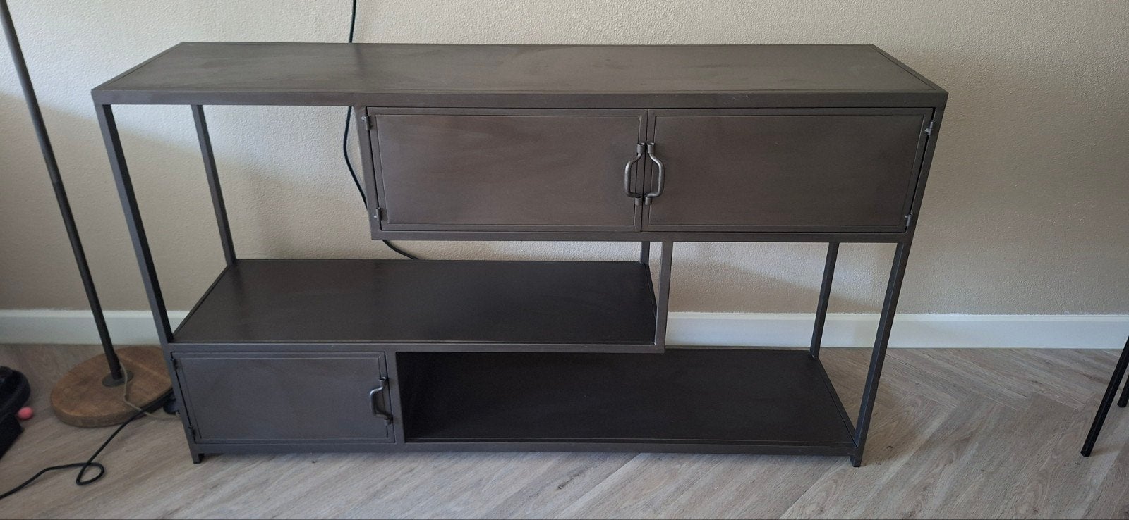 PTMD ijzeren dressoir, Ophalen, 25 tot 50 cm, 100 tot 150 cm