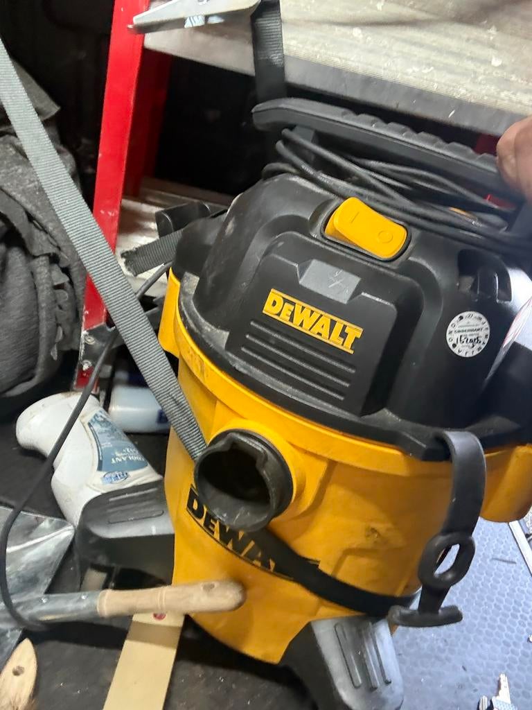 DeWalt stofzuiger met opzetstukjes, Ophalen of Verzenden, Gebruikt, Reservoir