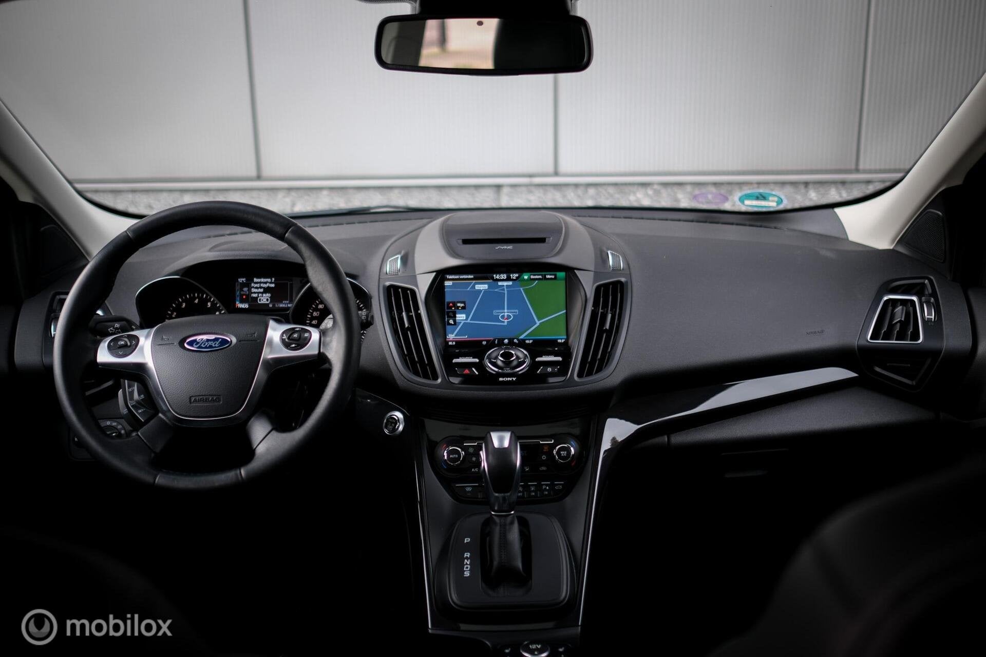 Ford Kuga 1.5 Titanium Styling Pack 4WD | VOL opties | Deale, Auto's, Automaat, Dealer onderhouden, 4 cilinders, 1850 kg
