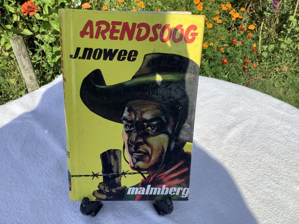 Arendsoog, Boeken, Ophalen, Zo goed als nieuw, J. Nowee