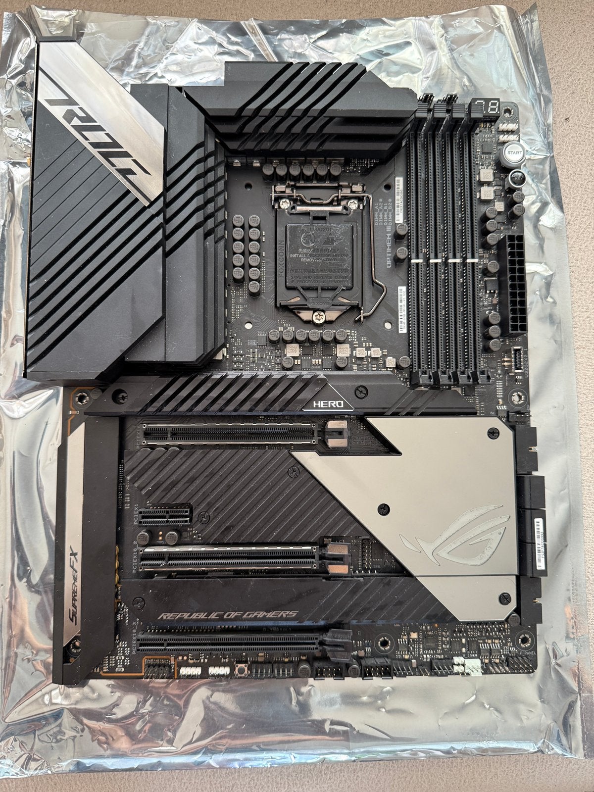 ASUS ROG MAXIMUS XIII HERO moederbord, Computers en Software, Moederborden, Ophalen of Verzenden, Zo goed als nieuw, Intel, DDR4