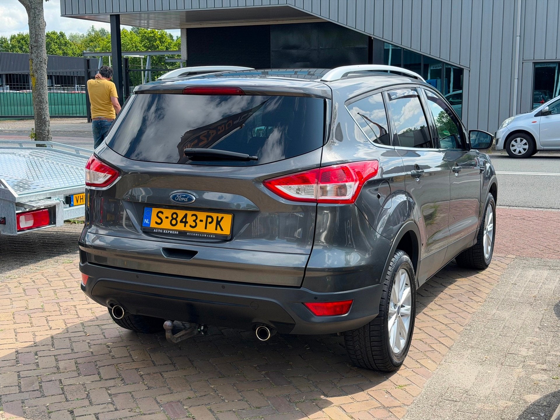 Ford Kuga 1.5 Titanium Styling Pack/Navi/Cruise/Stoelverwarm, Dealer onderhouden, Euro 6, 4 cilinders, Leder en Stof