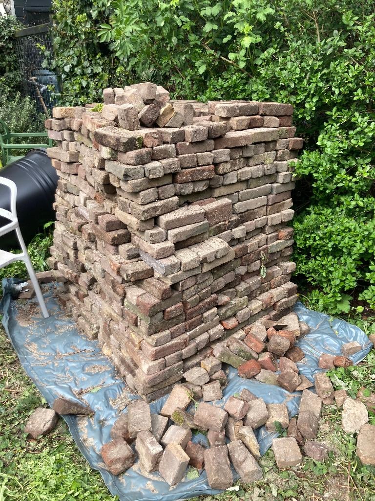 Bakstenen uit tuin, jaren 30 huis, Doe-het-zelf en Verbouw, Metselstenen, Ophalen, Gebruikt, Bakstenen