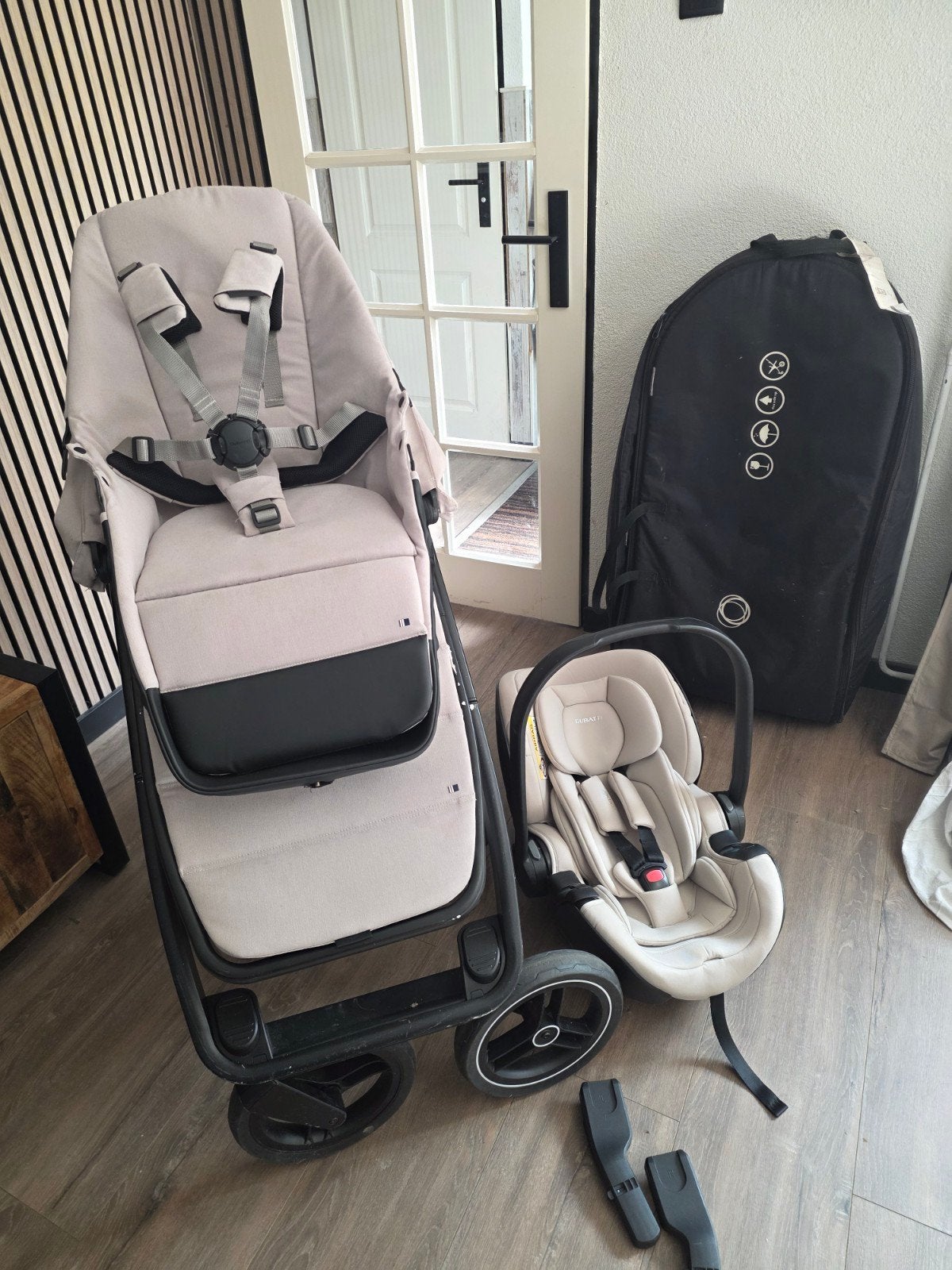 Dubatti two kinderwagen en autostoel set inc voetenplankje, Romer, Verstelbare rugleuning, Gebruikt, 0 t/m 18 kg