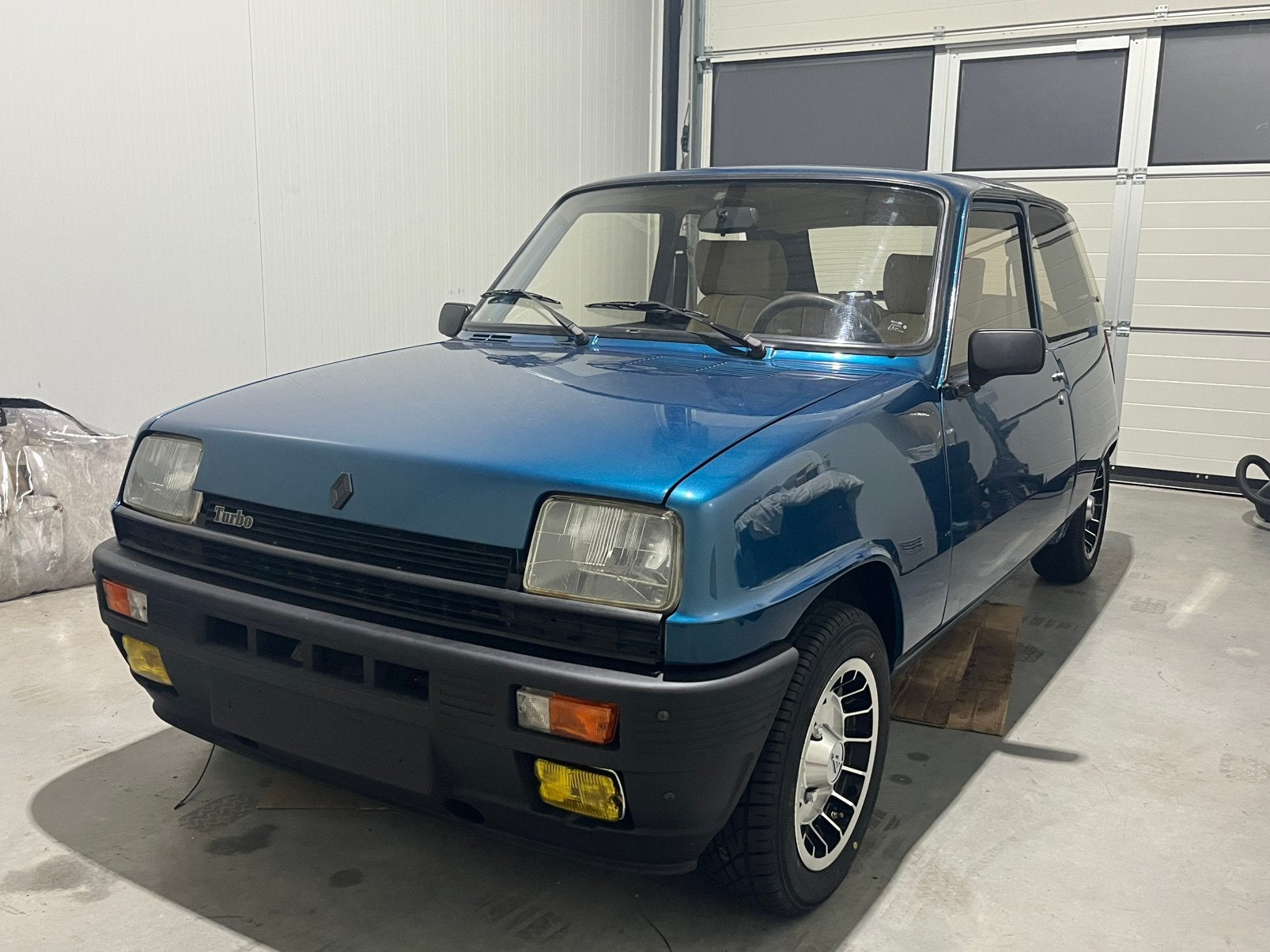 Renault 5 Alpine Turbo 1982, Auto's, Voorwielaandrijving, Stof, Beige, Overige carrosserieën