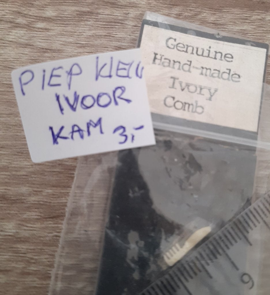reutter schaal met druiven, 3 eekhoorntjes ,echt ivoor kam, Ophalen of Verzenden, Nieuw, Poppenhuis
