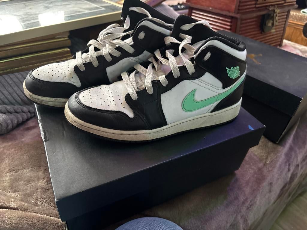Air Jordan 1 Mid Mint - Zeldzaam!, Ophalen of Verzenden, Gedragen, Zwart, Sneakers of Gympen