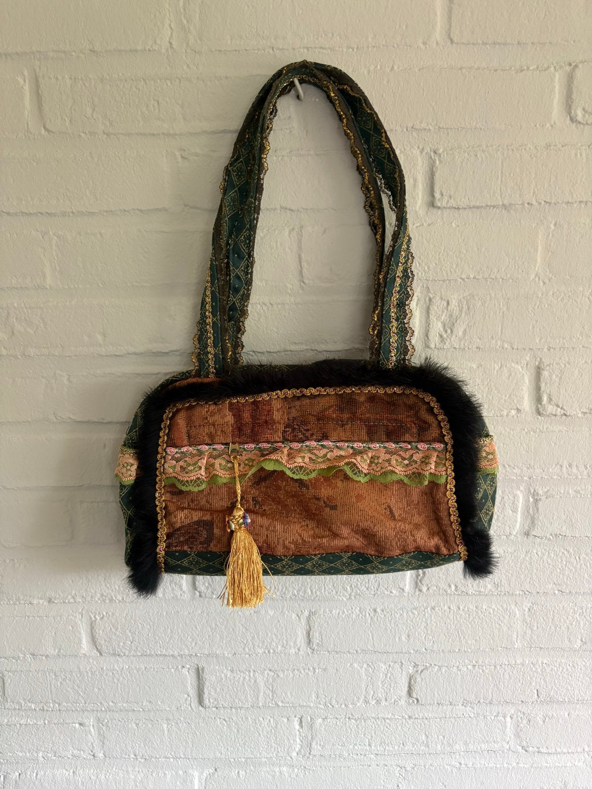 Unieke handtas met borduursels en bontdetails, Ophalen, Gebruikt, Groen, Handtas