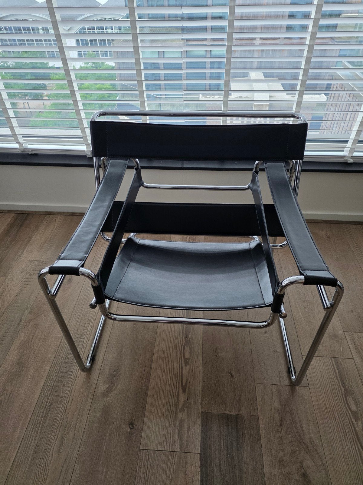 Wassily Chair, Marcel Breuer design., Ophalen, Zo goed als nieuw, 75 tot 100 cm, 50 tot 75 cm