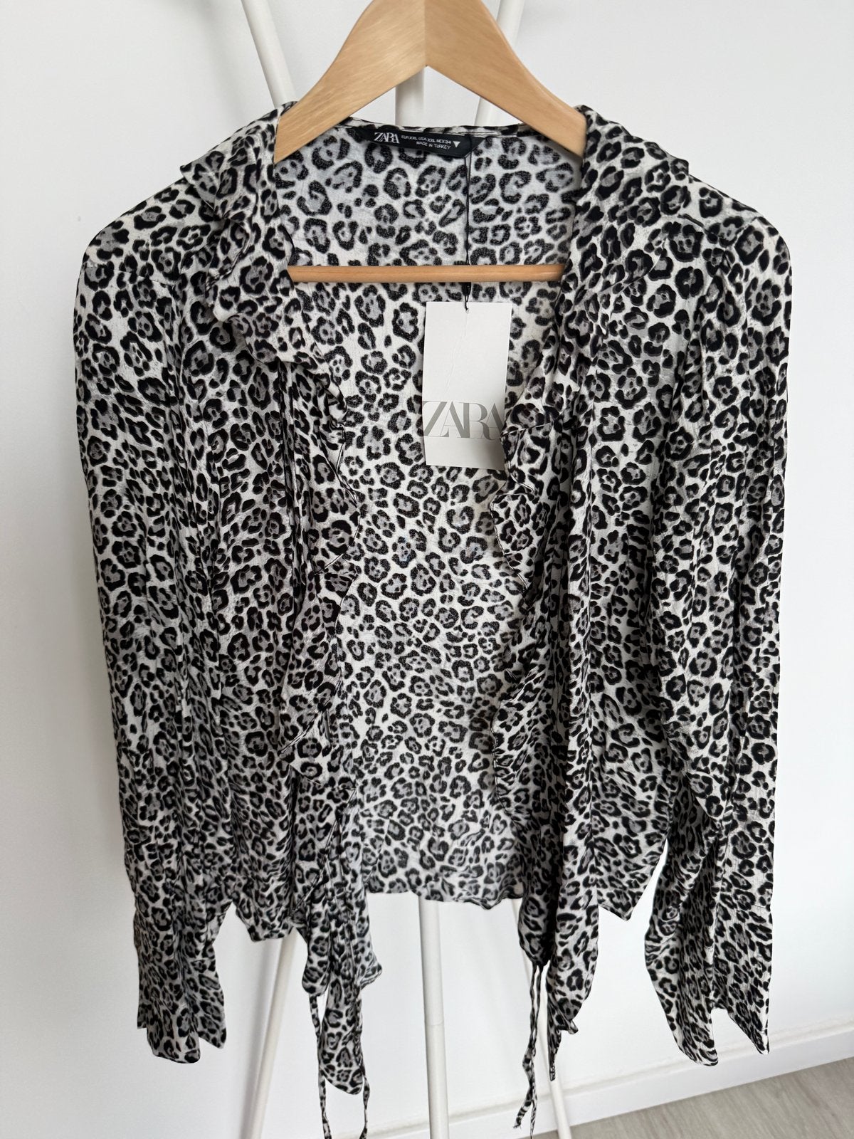 Nieuwe Zara blouse met luipaardprint, maat XXL, Kleding | Dames, Blouses en Tunieken, Nieuw, Maat 46/48 (XL) of groter, Zwart