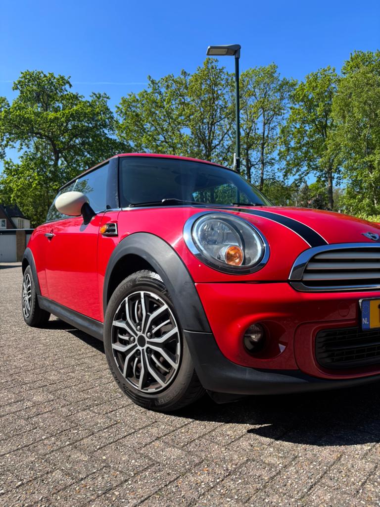 Mini 1.6 ONE 55KW 2012 Rood, Voorwielaandrijving, 4 stoelen, Origineel Nederlands, Handgeschakeld