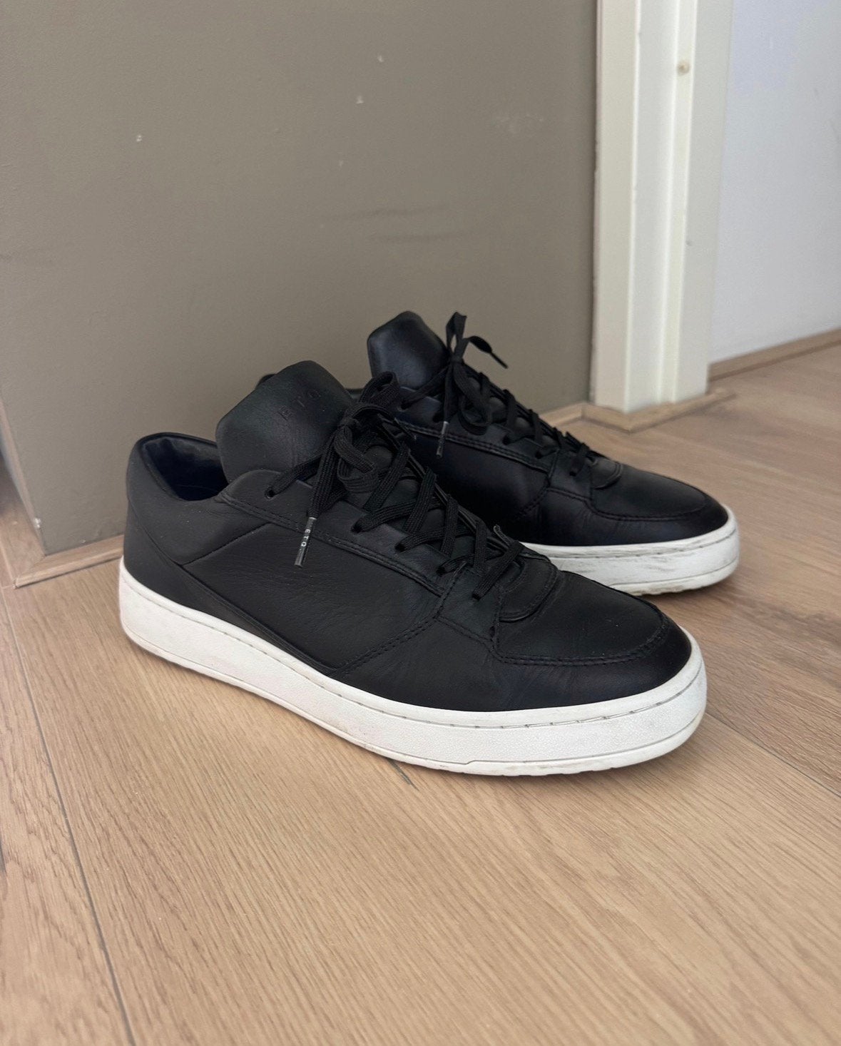ETQ heren sneakers zwart leer maat 43, Ophalen of Verzenden, Zo goed als nieuw
