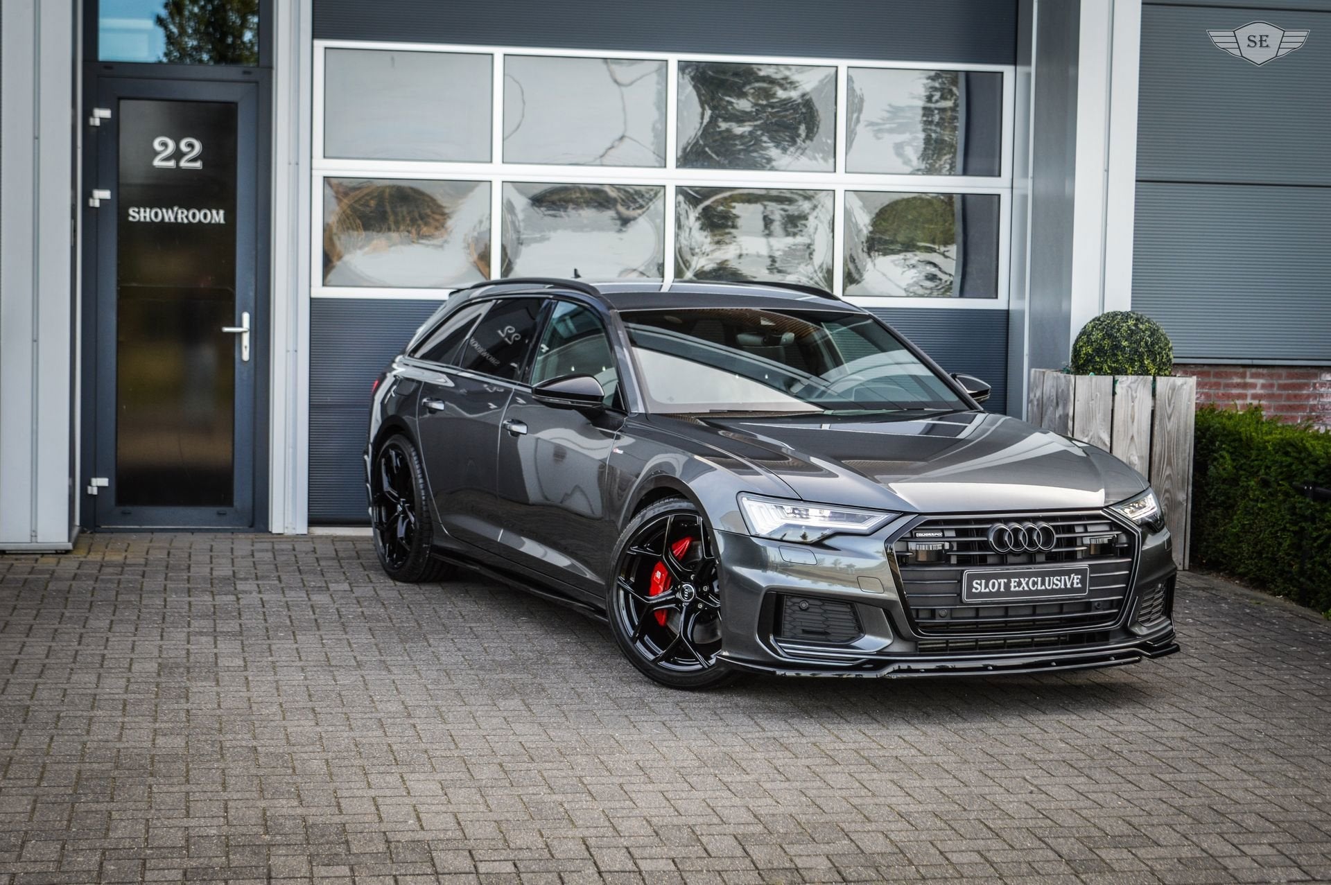 Audi A6 Avant 55 TFSIe|QUATTRO|S-LINE|ACC|MATRIX|STUURVERWAR, Auto's, Automaat, Dealer onderhouden, Gebruikt, Zwart