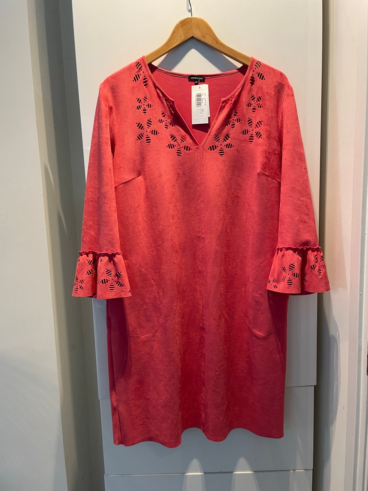 Caroline Biss Jurk - 42 Koraalroze, Kleding | Dames, Jurken, Verzenden, Maat 42/44 (L), Nieuw, Knielengte