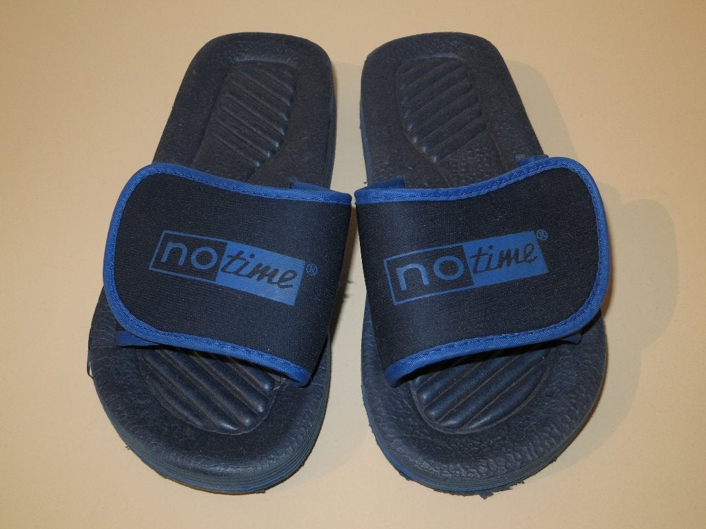 Donkerblauwe badslippers – maat 31, Ophalen of Verzenden, Gebruikt, Jongen of Meisje, Overige typen