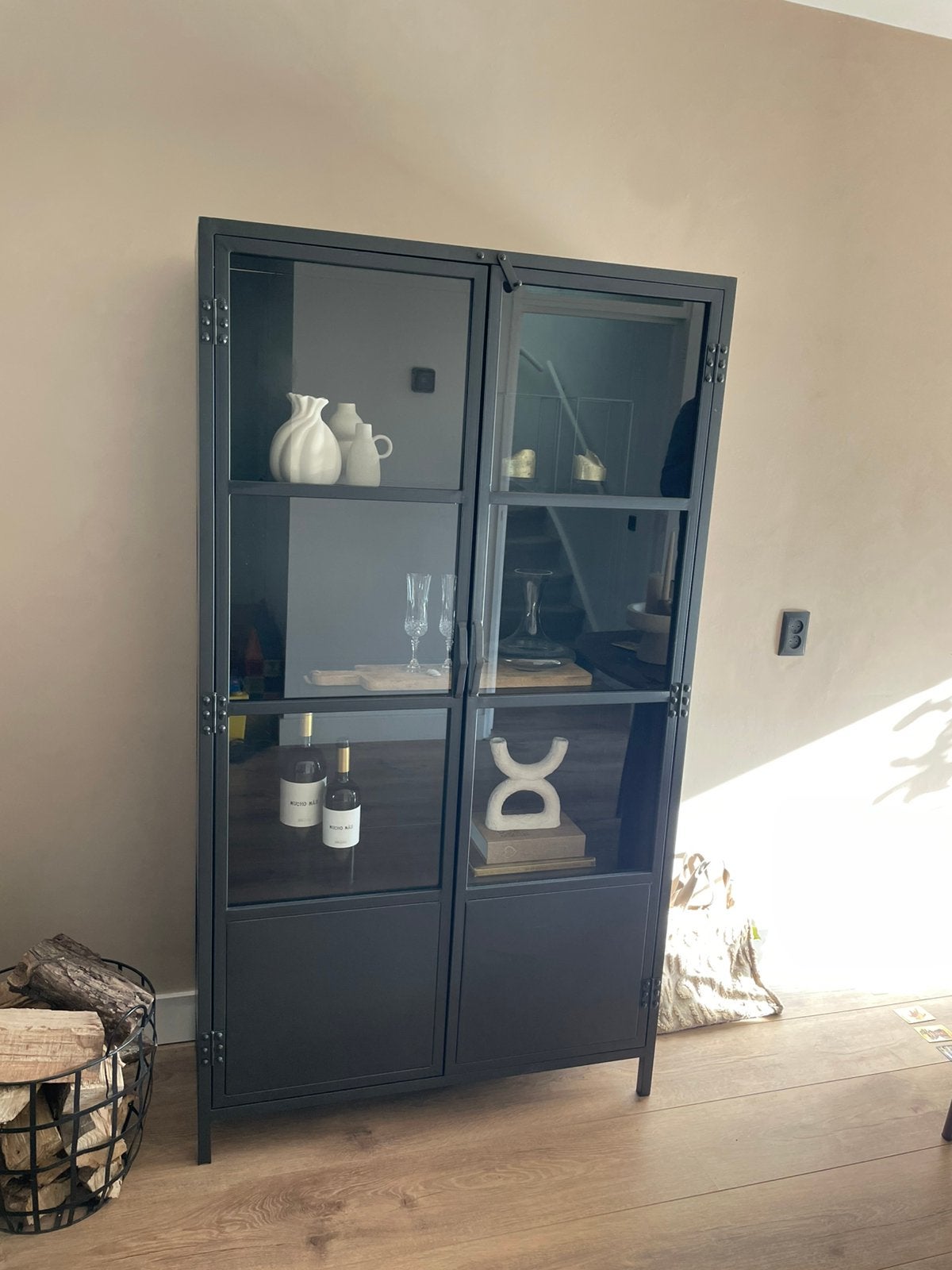 Zwarte metalen vitrinekast, Ophalen, Gebruikt, 100 tot 150 cm, Metaal