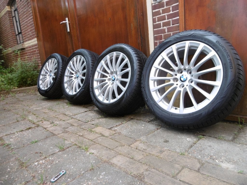 Originele BMW velgen met nieuwe All weather banden., Auto-onderdelen, Ophalen, 18 inch, 245 mm, Banden en Velgen