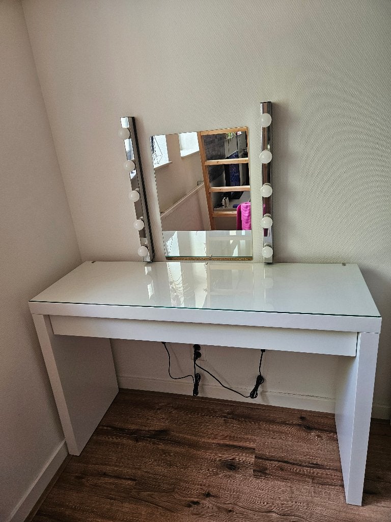 Malm toilettafel inclusief lampen en spiegel, Huis en Inrichting, Ophalen, Gebruikt, 100 tot 150 cm, Minder dan 100 cm