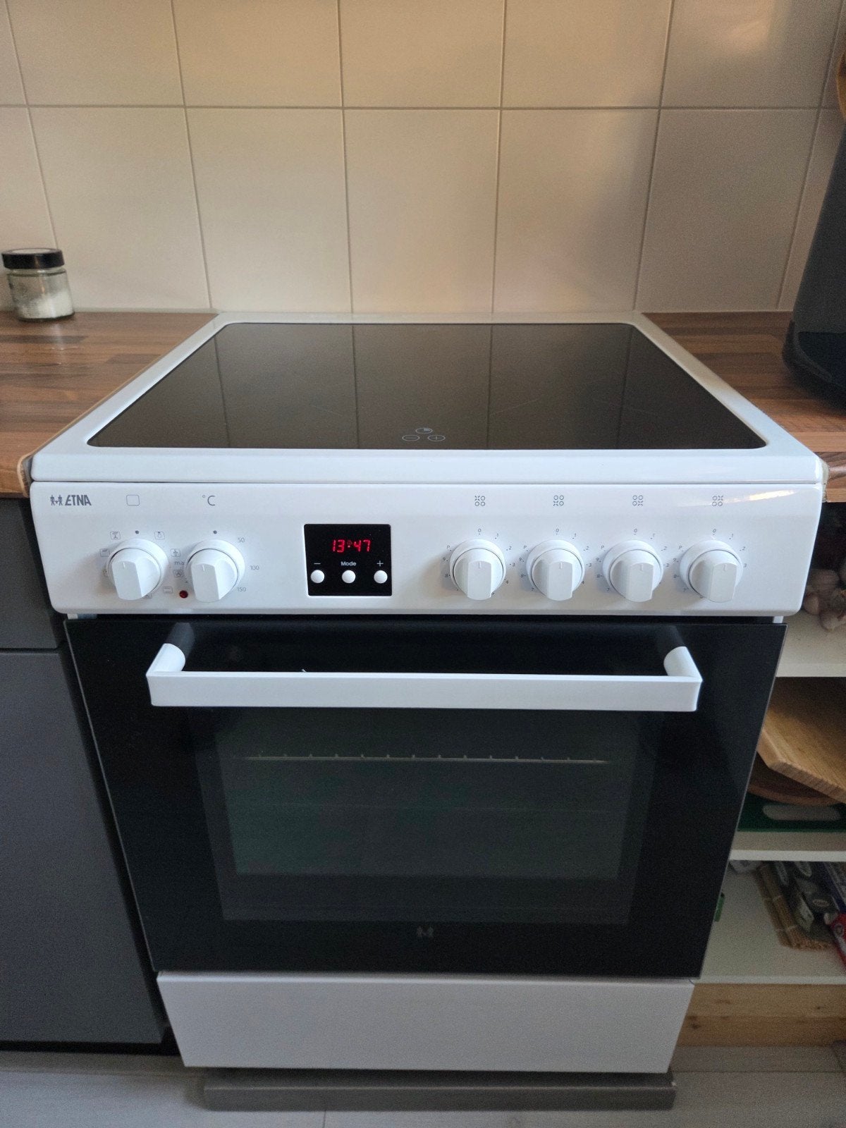 Inductie/elektro fornuis (60 cm) - ETNA FIV760WIT, Ophalen, 4 kookzones, Zo goed als nieuw, Inductie