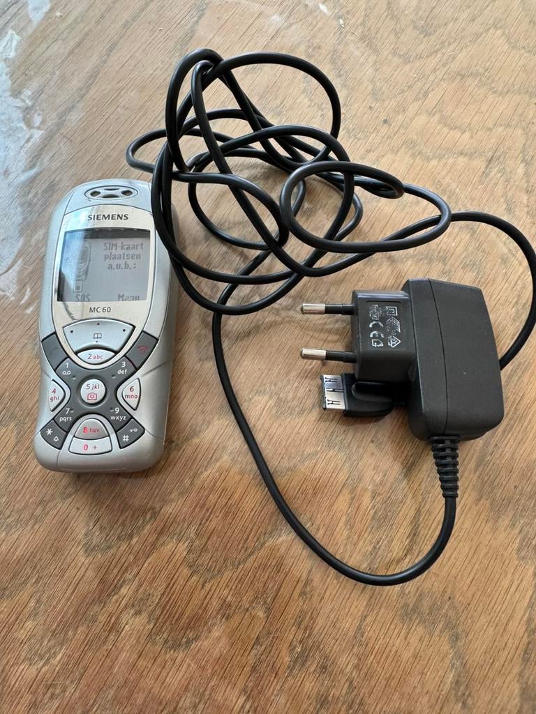 Siemens MC60 mobiele telefoon met camera en oplader, Ophalen of Verzenden, Gebruikt, Klassiek of Candybar, Zonder abonnement