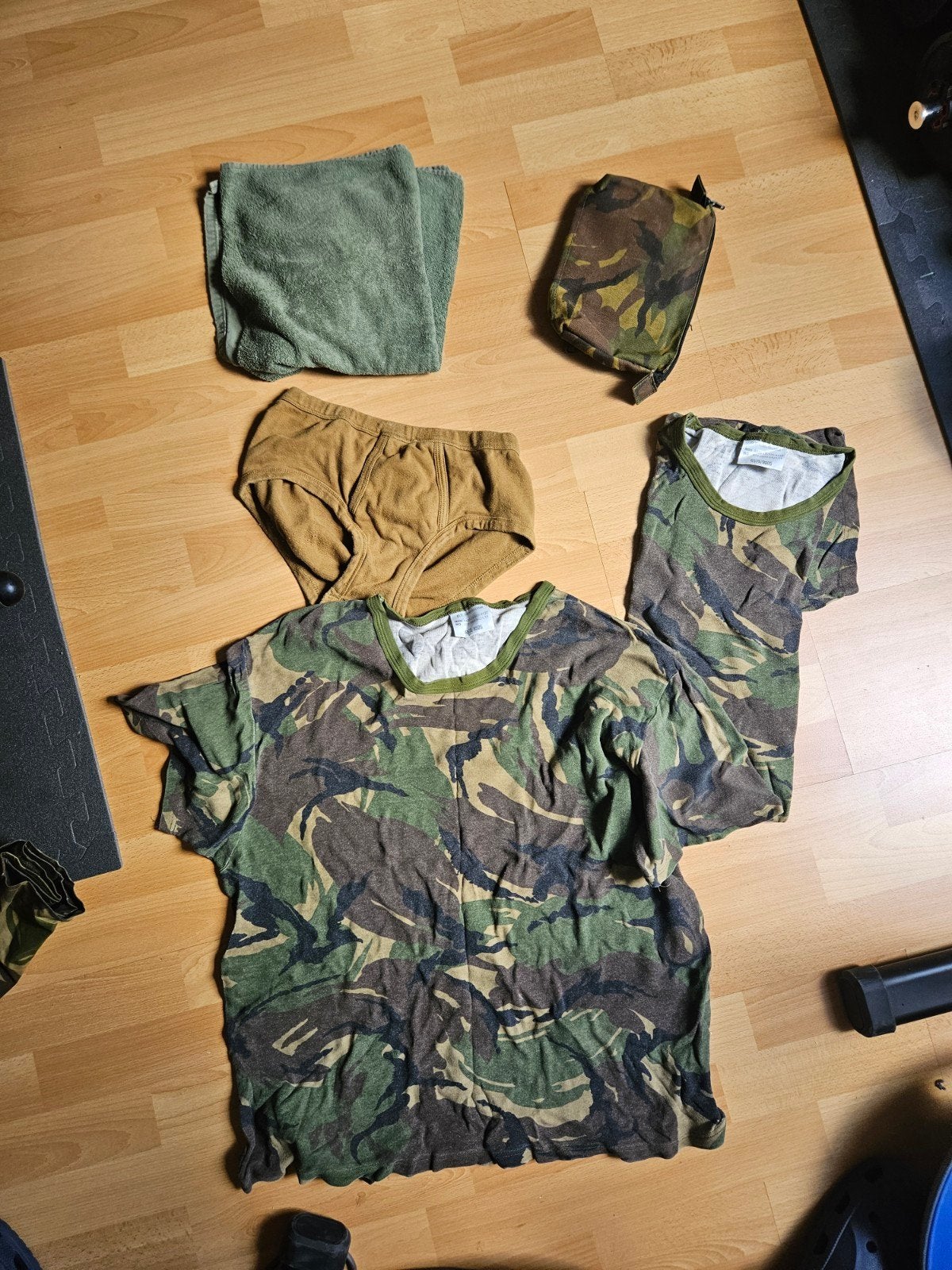 Diverse spullen, zie foto's (jas, tassen, enz), Ophalen, Landmacht, Nederland