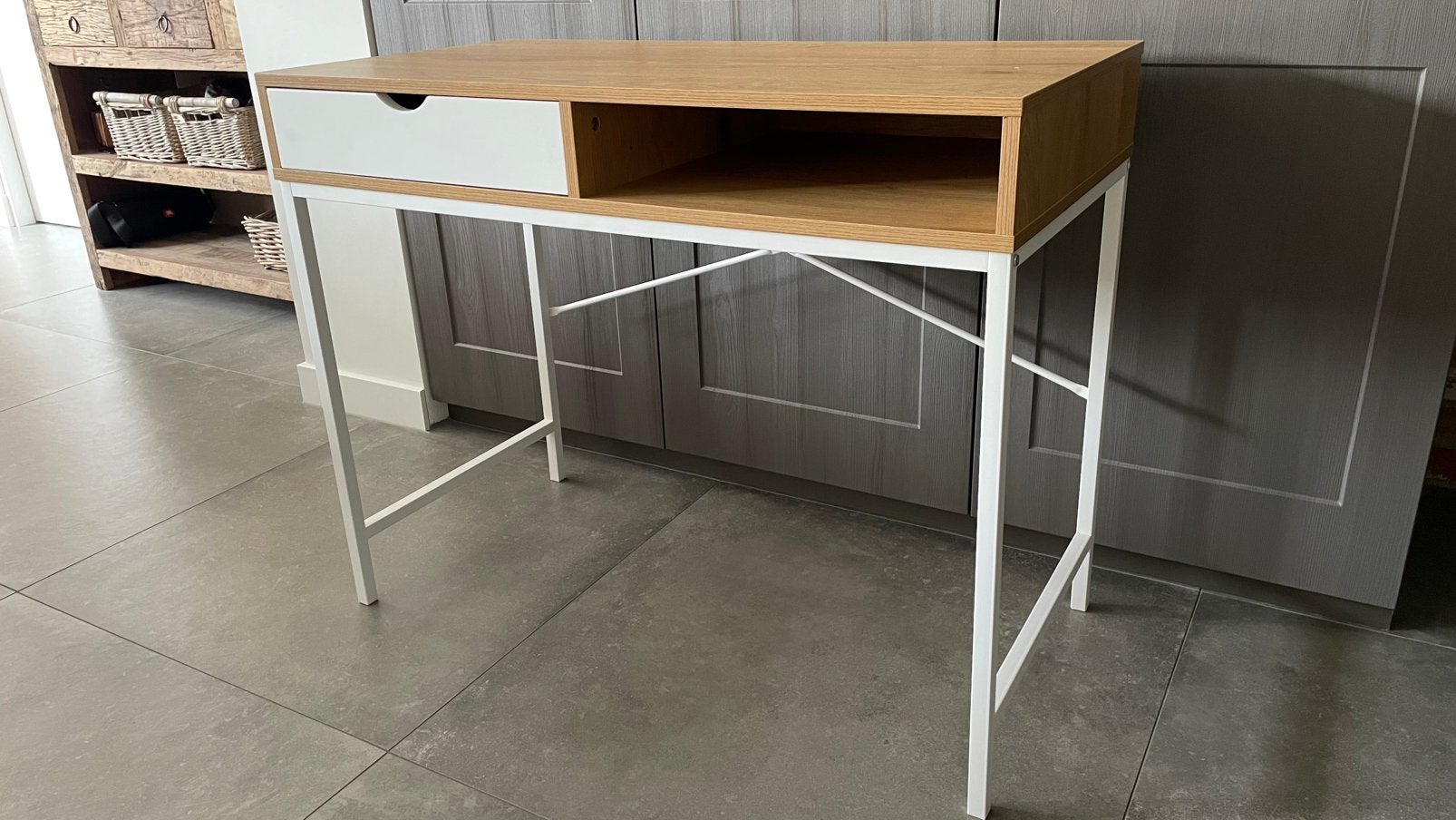 Kinderbureau bureau tafeltje kindertafeltje, Ophalen, Hout, Kinderbureau, Zo goed als nieuw