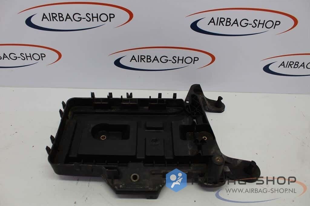 VW Golf 6 VI Accubak 1K0915333, Auto-onderdelen, Accu's en Toebehoren, Volkswagen, Gebruikt, Ophalen of Verzenden