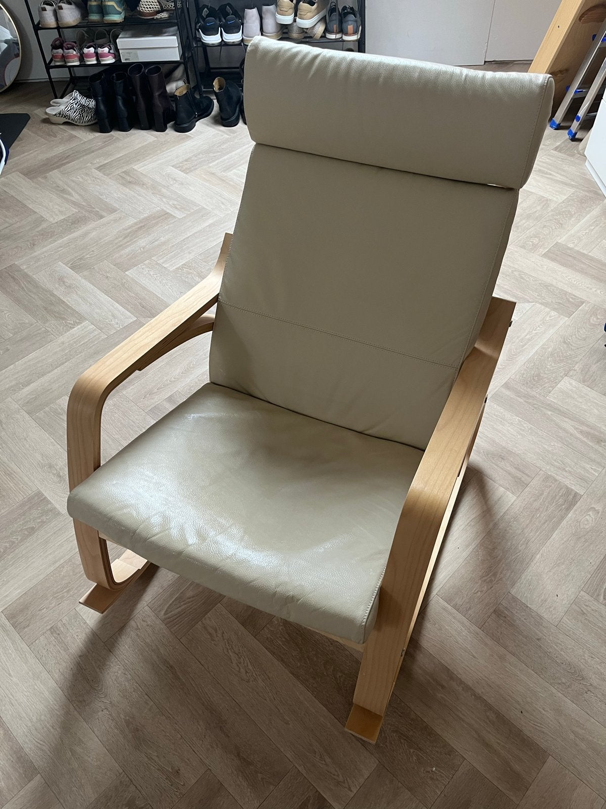 IKEA Schommelstoel - Beige Leer en Hout, Huis en Inrichting, Ophalen, Overige kleuren, Zo goed als nieuw, Eén