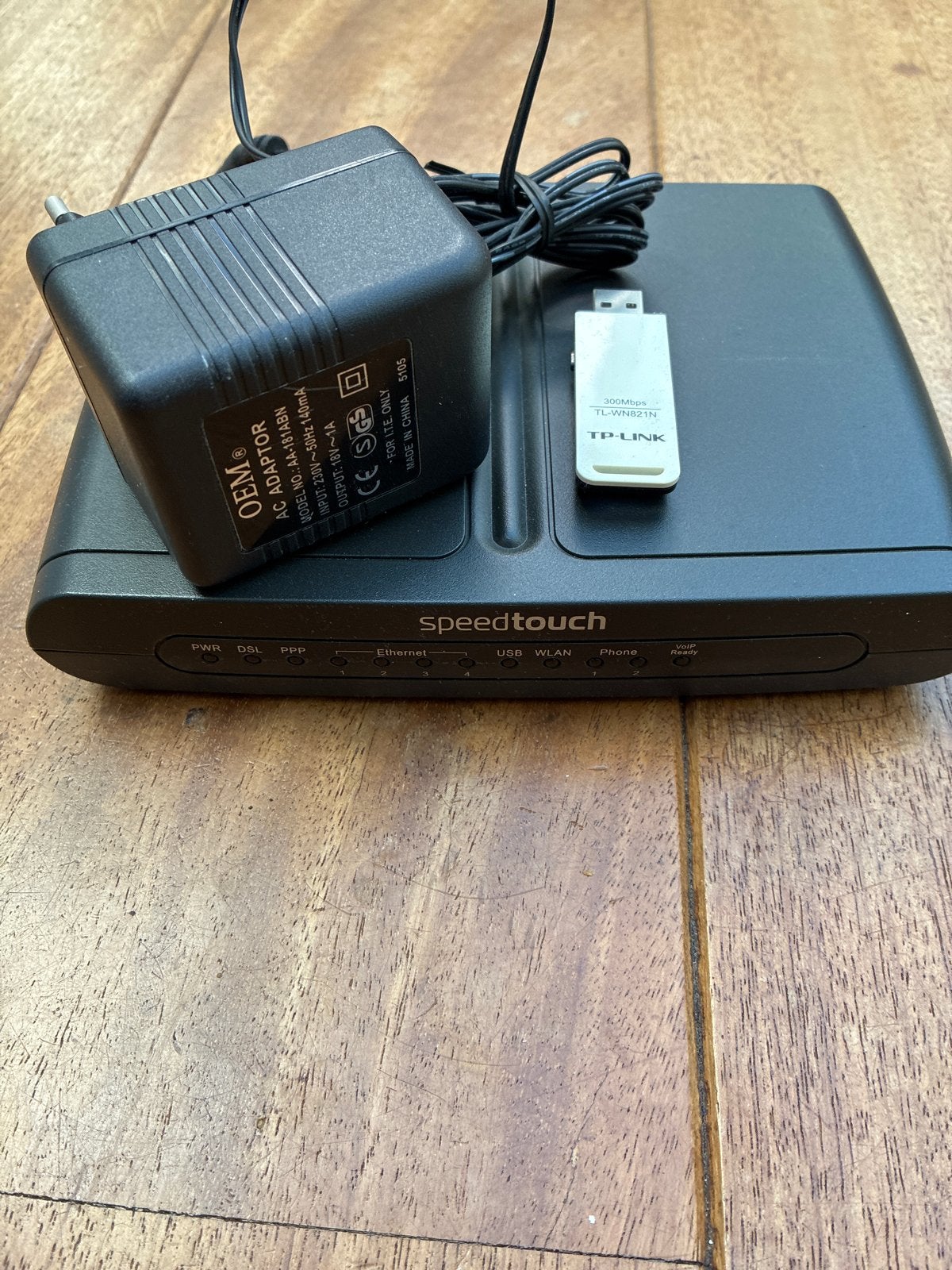 Speedtouch Router met TP-Link USB WiFi Adapter, Computers en Software, Routers en Modems, Gebruikt, Router, Ophalen of Verzenden