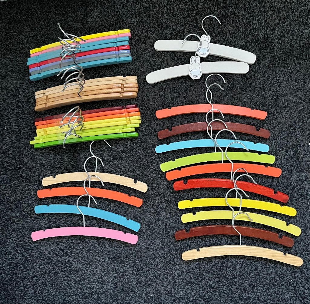 35 + 2 (Nijntje) kinderkledinghangers, Ophalen, Nieuw
