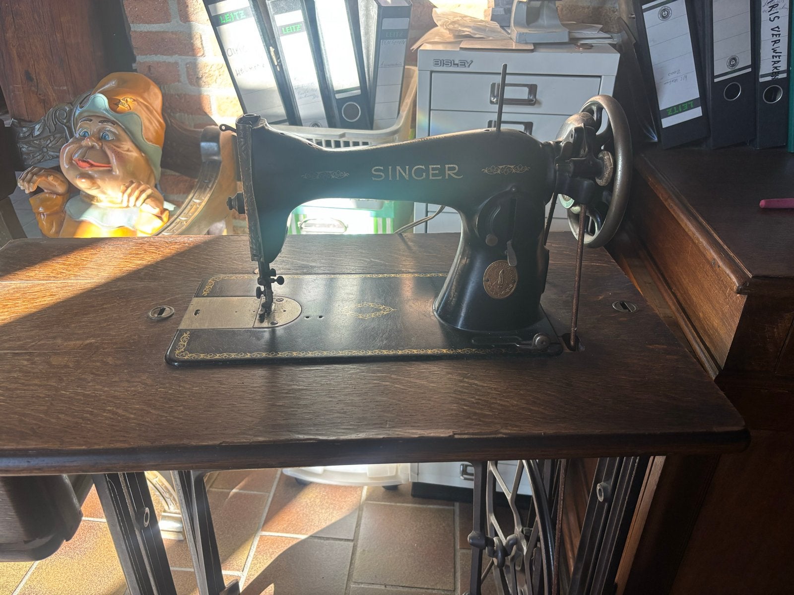 Antieke Singer Naaimachine met Houten Tafel, Ophalen