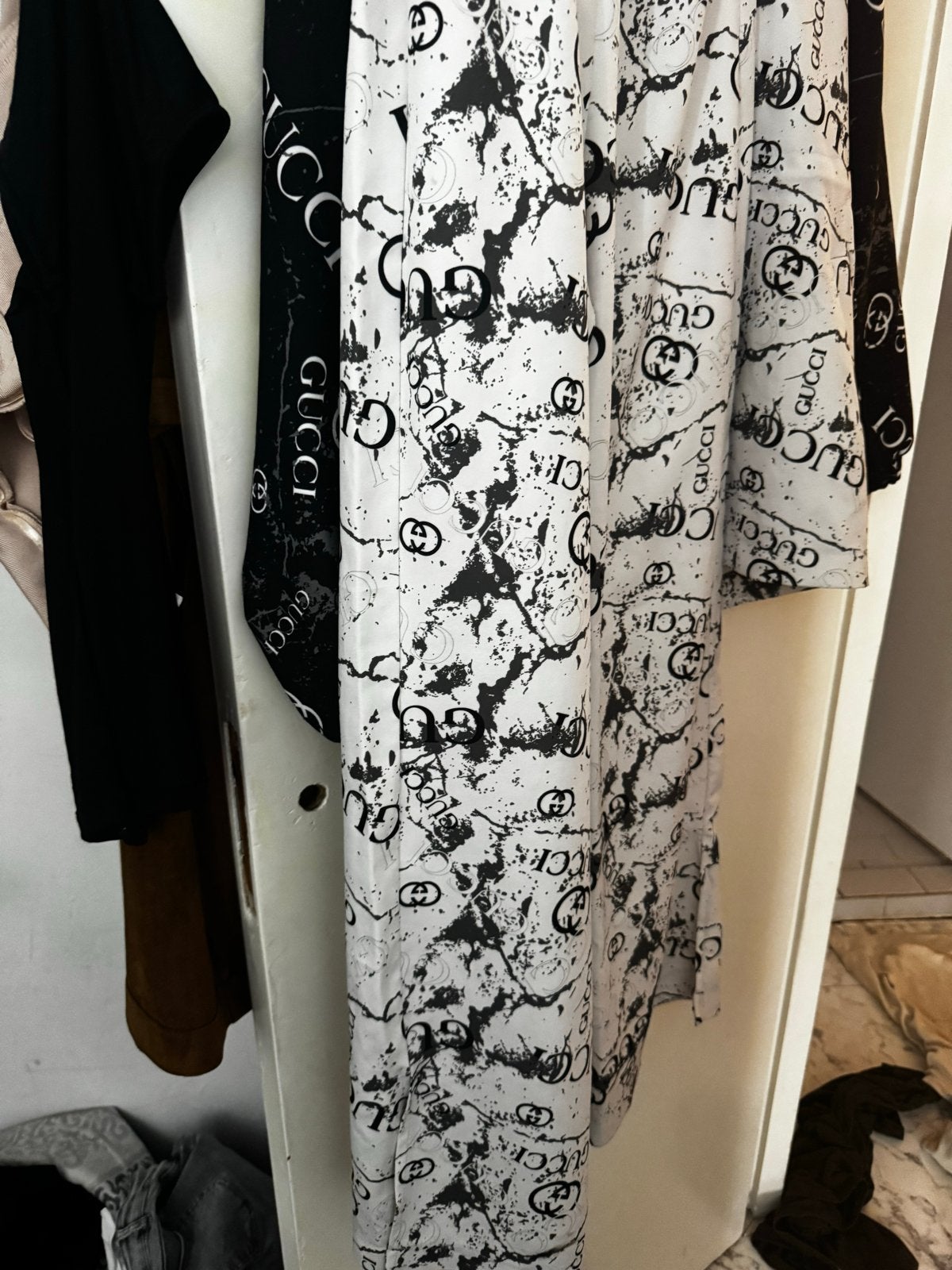 Gucci-stijl Setje Zwart/Wit met Logo Print, Ophalen, Zo goed als nieuw
