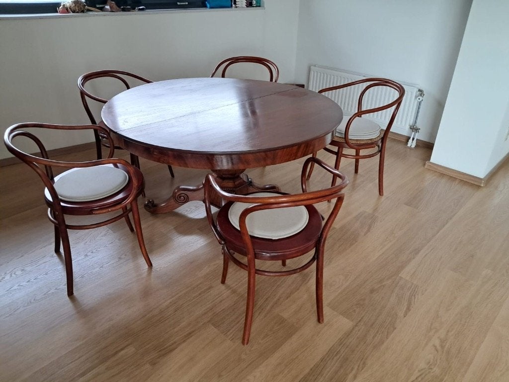 Antieke grote uitschuiftafel, Ophalen