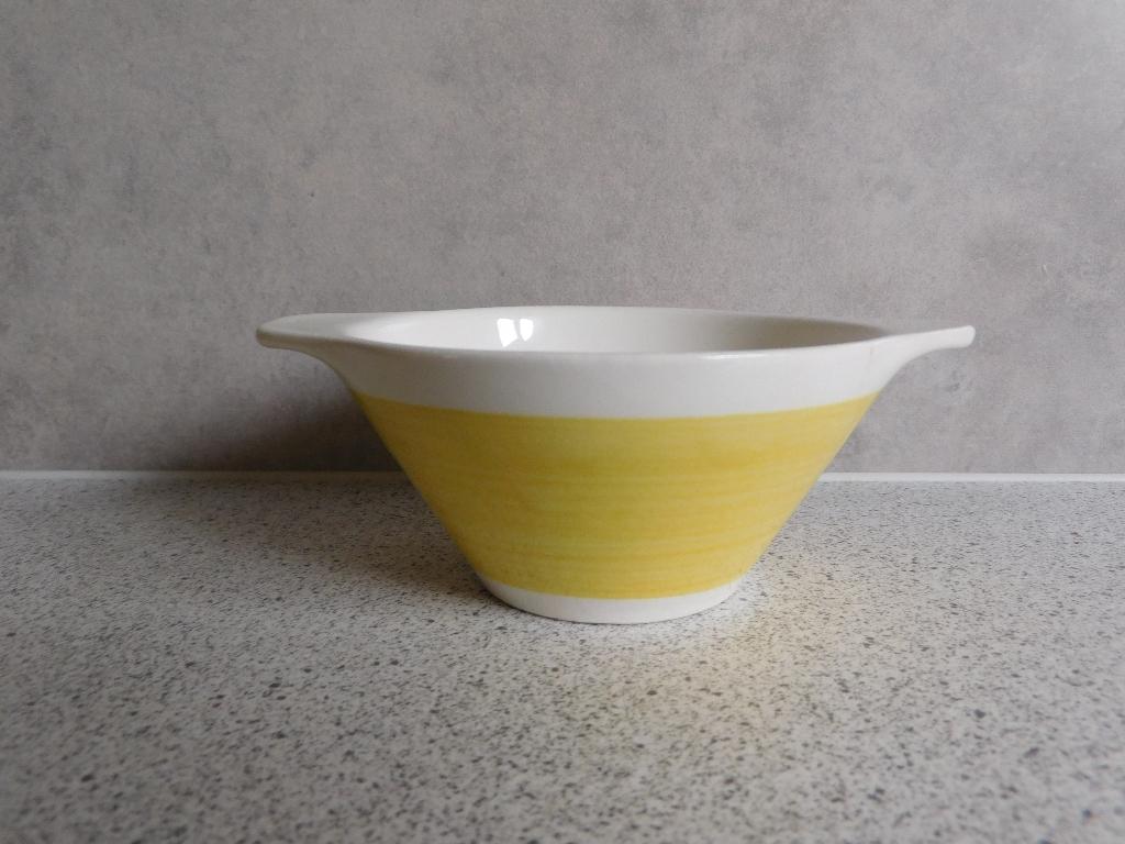 Kom 15x11,5x6 cm. Geel Royal Sphinx, Ophalen of Verzenden