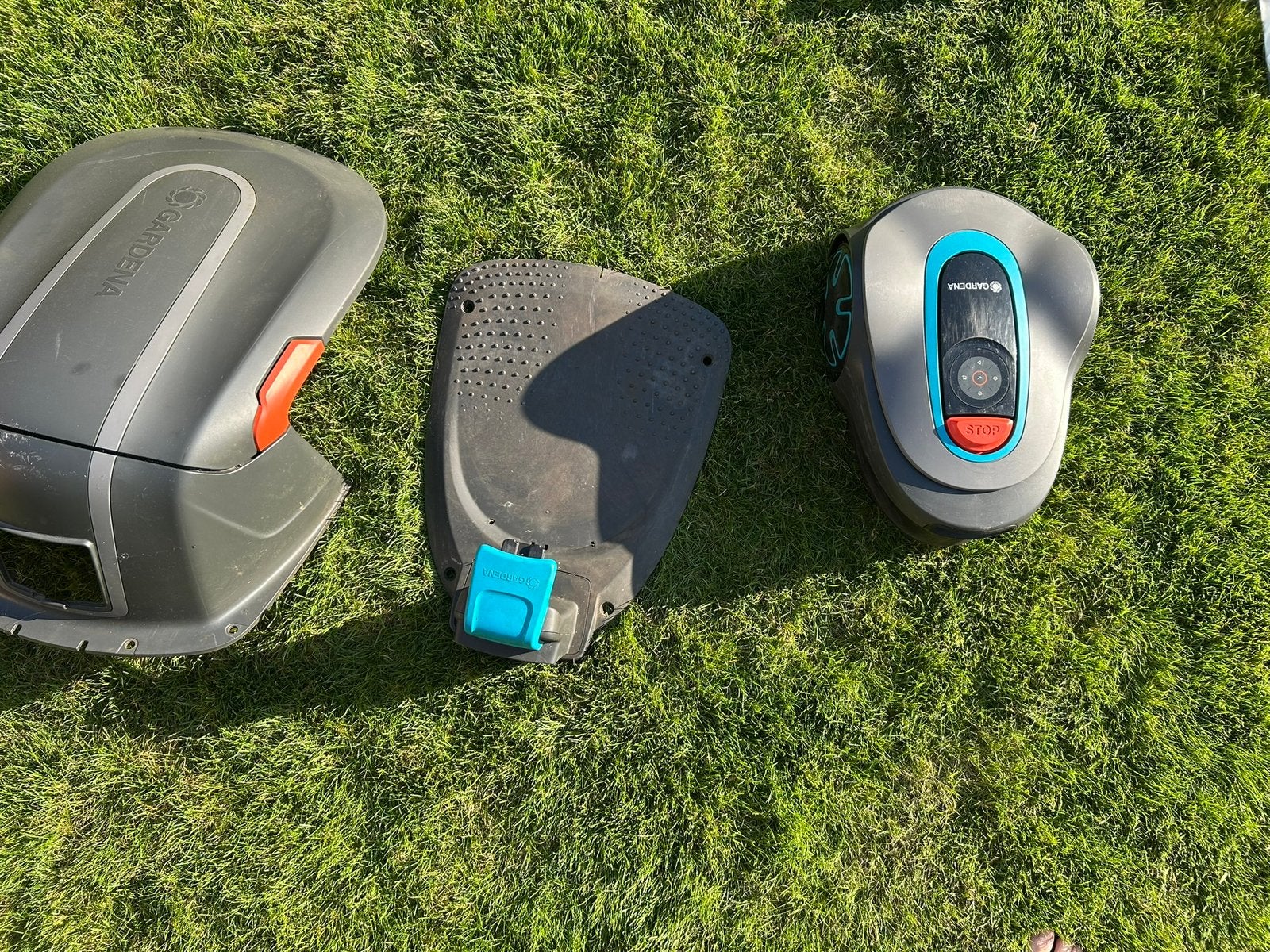 Gardena Sileno Minimo robotmaaier + garage 250m2, Ophalen, Gebruikt, Minder dan 20 cm, Bestuurbaar via app