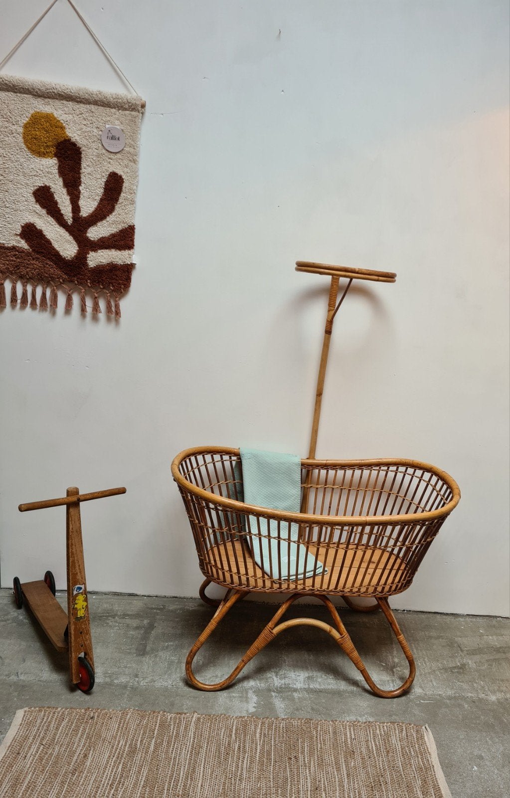 Vintage rotan rieten wieg, Kinderen en Baby's, Babywiegjes en Ledikanten, Ophalen, Zo goed als nieuw, Wieg